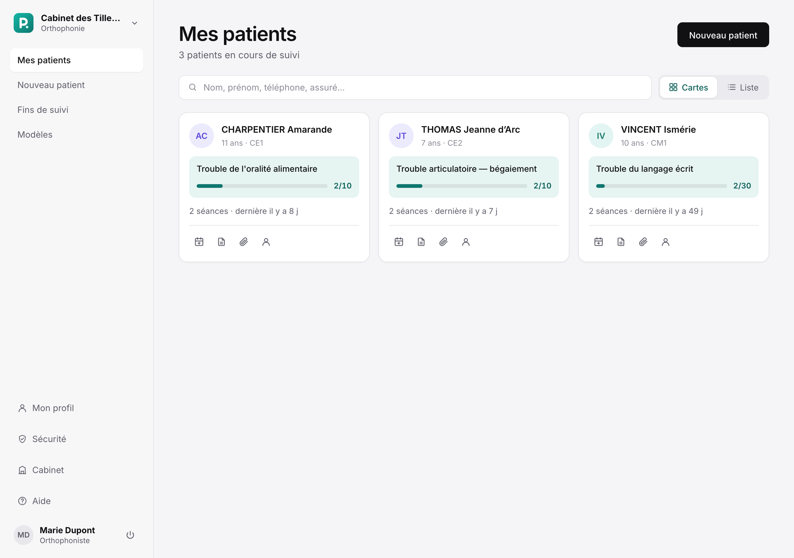 Page Mes patients de Valise, en vue Cartes, avec le traitement en cours de chaque patient